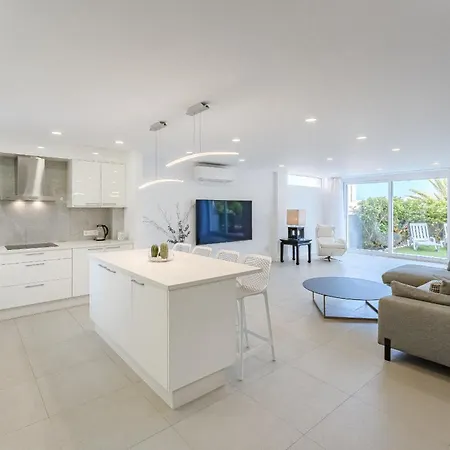 Βίλα Luxury In Cristianos