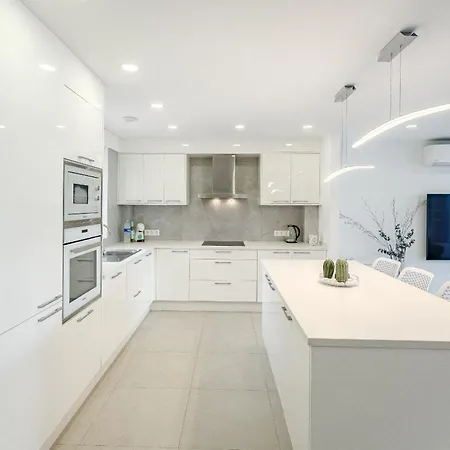 Βίλα Luxury In Cristianos